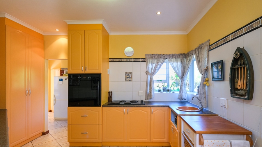 5 Bedroom Property for Sale in Cola Beach Western Cape